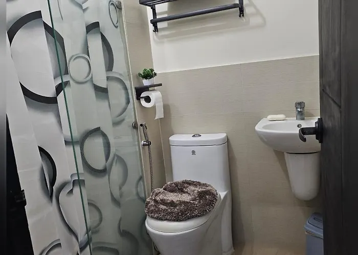 Paseo Unit In Pinas - Sleeps 2 Adults&2 Children *