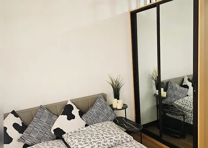 Paseo Unit In Pinas - Sleeps 2 Adults&2 Children *